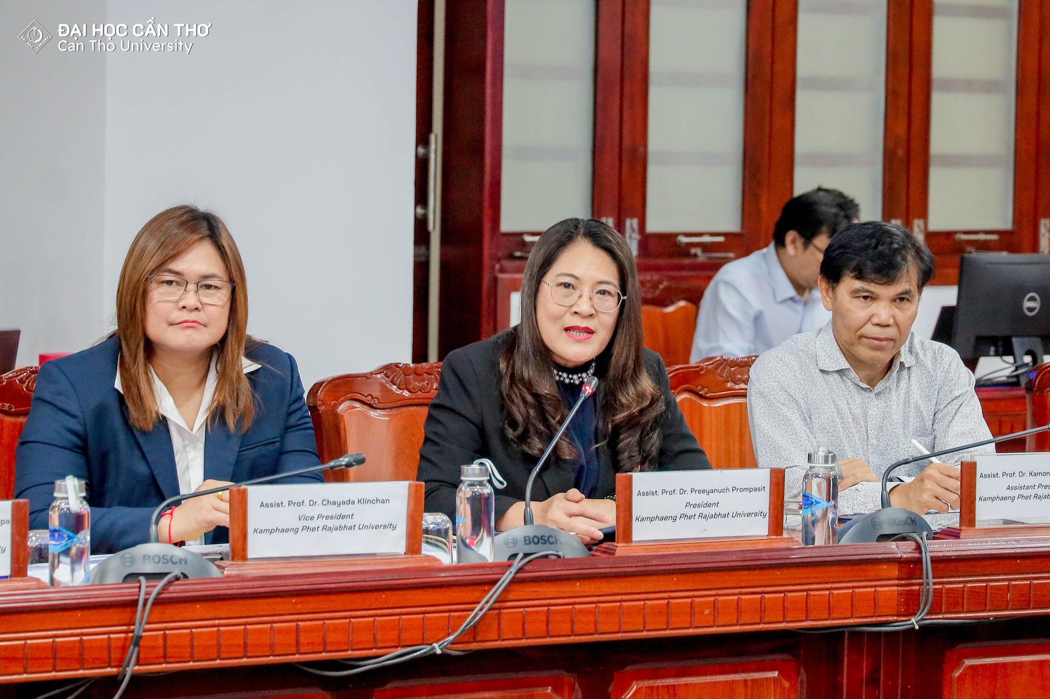 1. เยือนเวียดนาม 2568