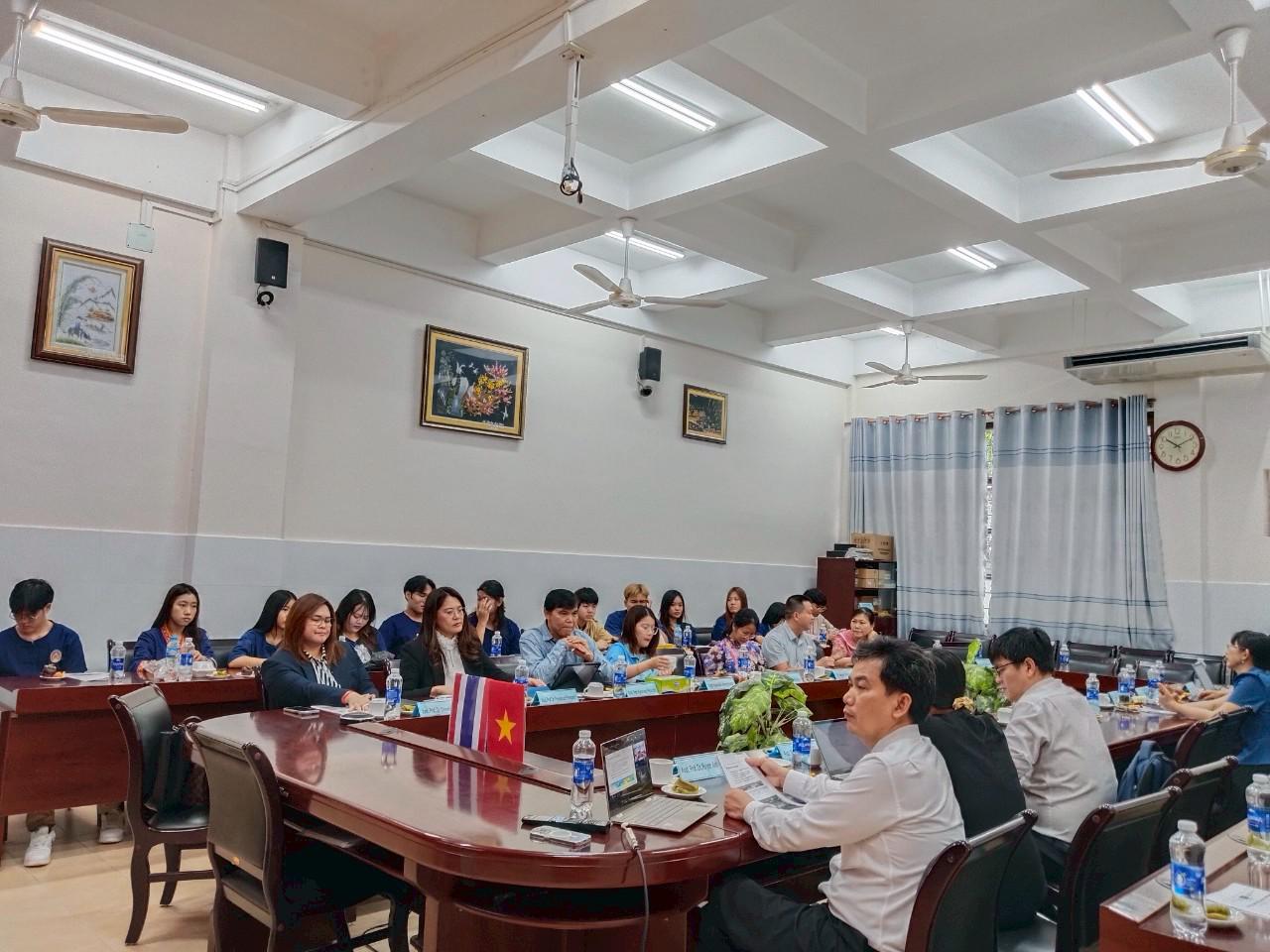 4. เยือนเวียดนาม 2568