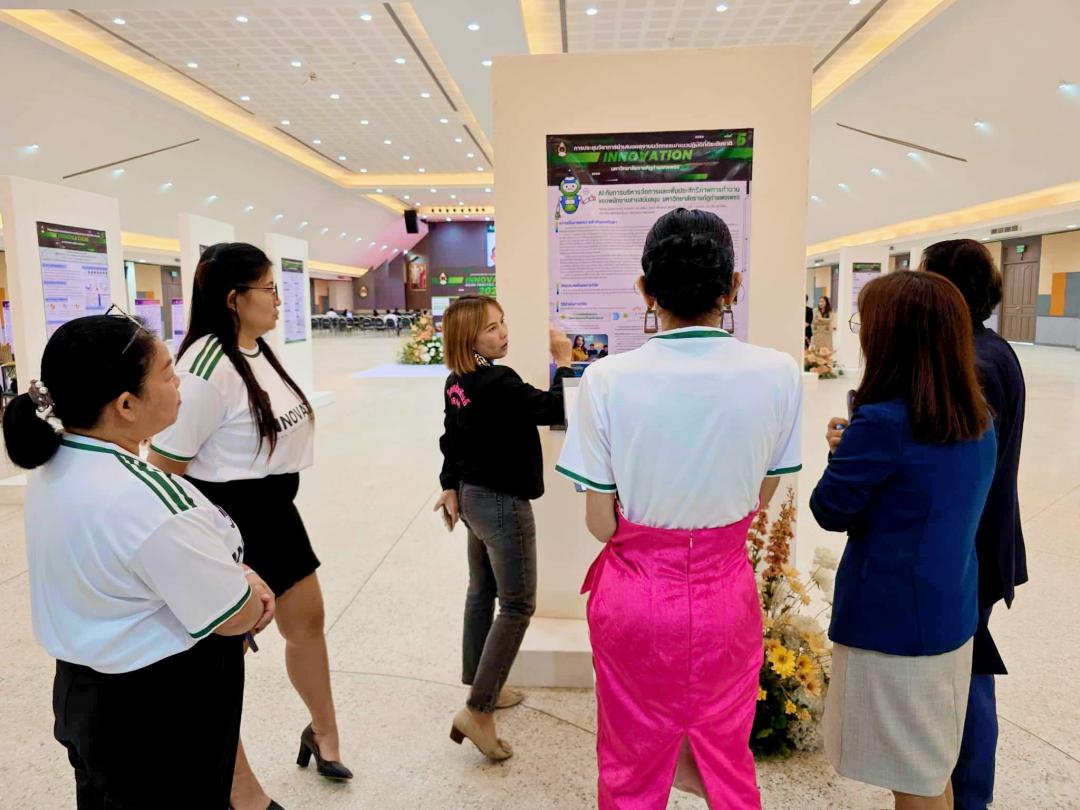 2. บุคลากรงานวิเทศสัมพันธ์ร่วมนำเสนอโปสเตอร์งาน KPRU Innovation  Good Practice Conference 2025 ครั้งที่ 5