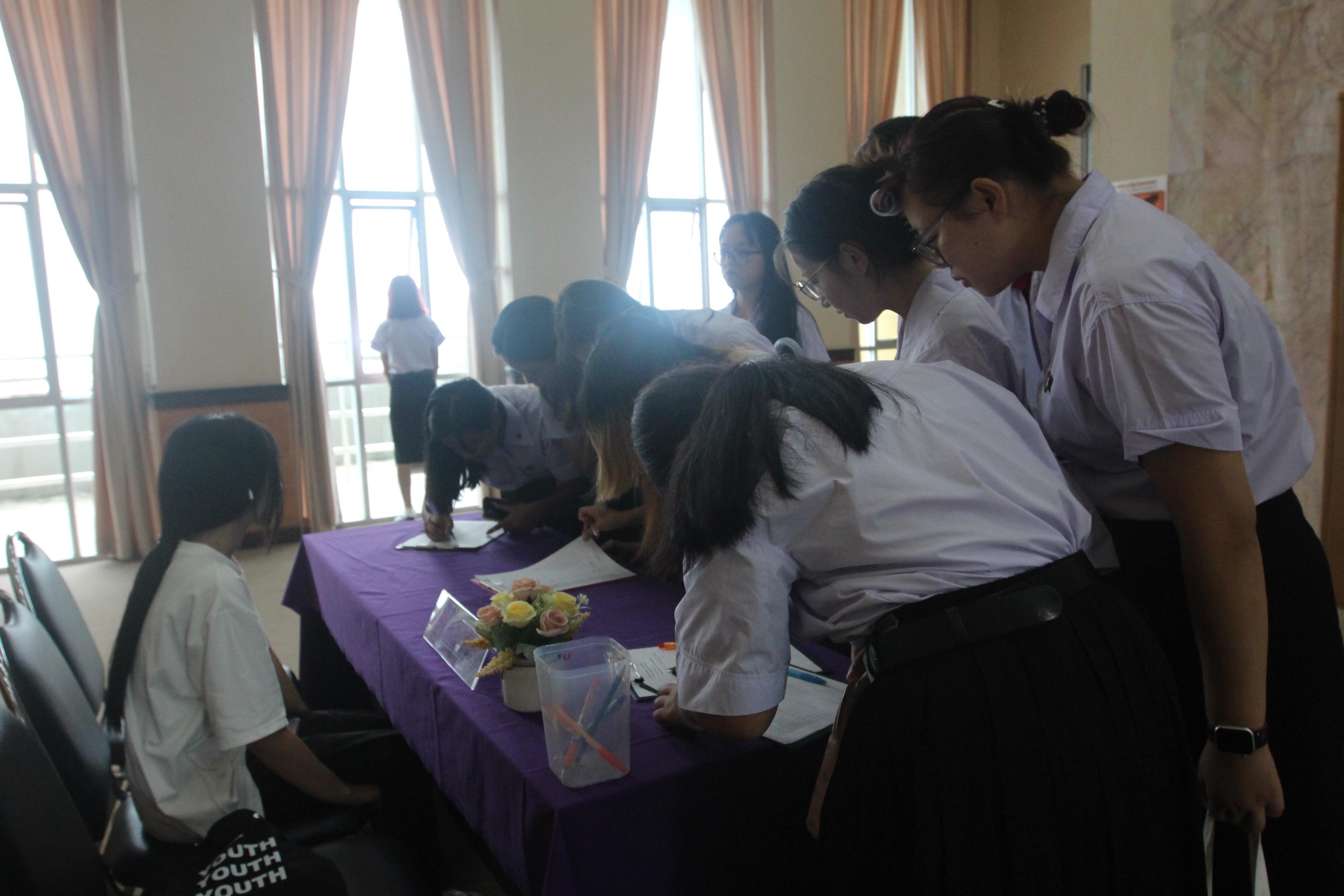 8. กิจกรรมอบรมให้ความรู้เกี่ยวกับงานตรวจคนเข้าเมือง งานจราจรและกฎหมายข้อควรรู้สำหรับนักศึกษาต่างชาติ ประจำปีการศึกษา 2568