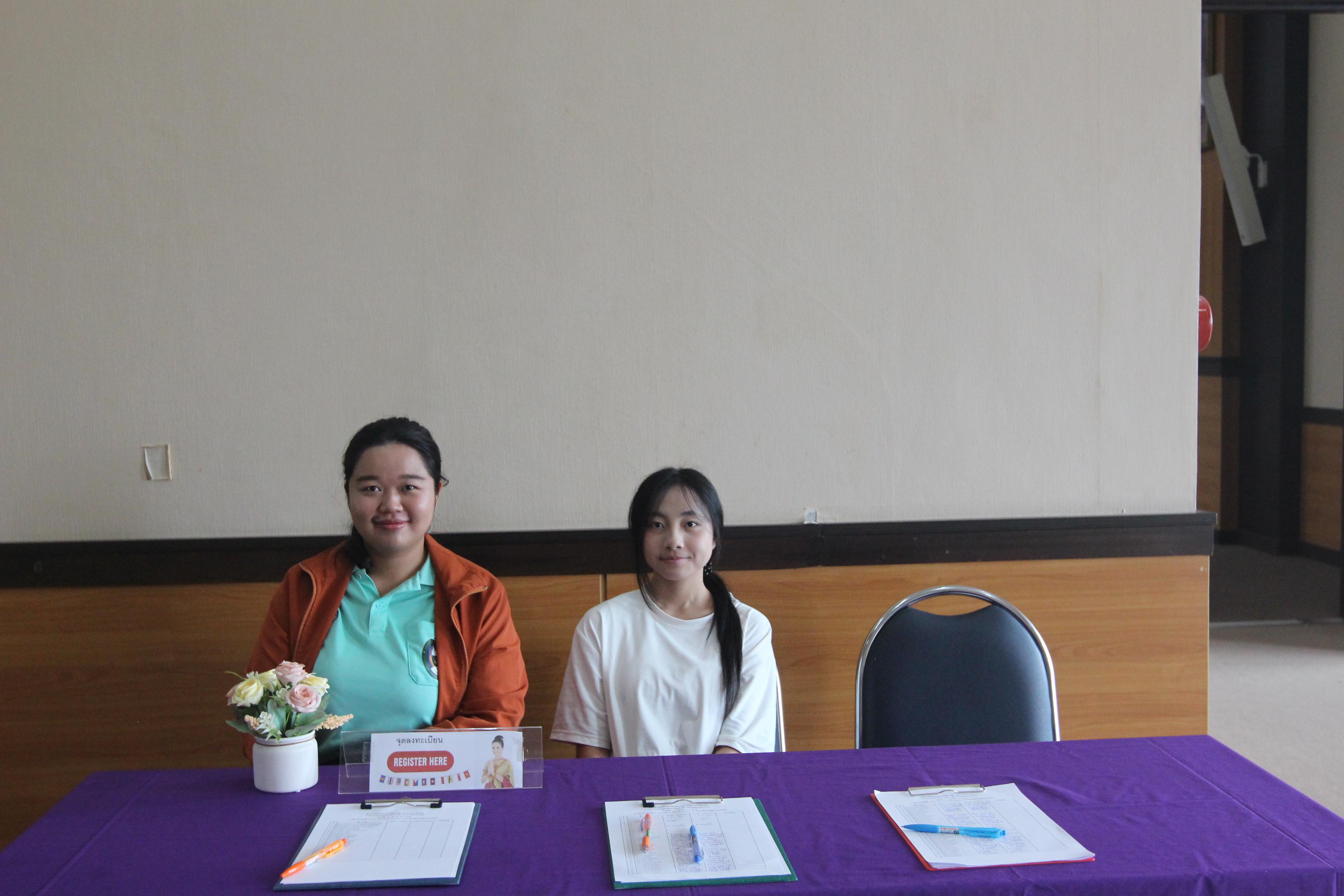 12. กิจกรรมอบรมให้ความรู้เกี่ยวกับงานตรวจคนเข้าเมือง งานจราจรและกฎหมายข้อควรรู้สำหรับนักศึกษาต่างชาติ ประจำปีการศึกษา 2568