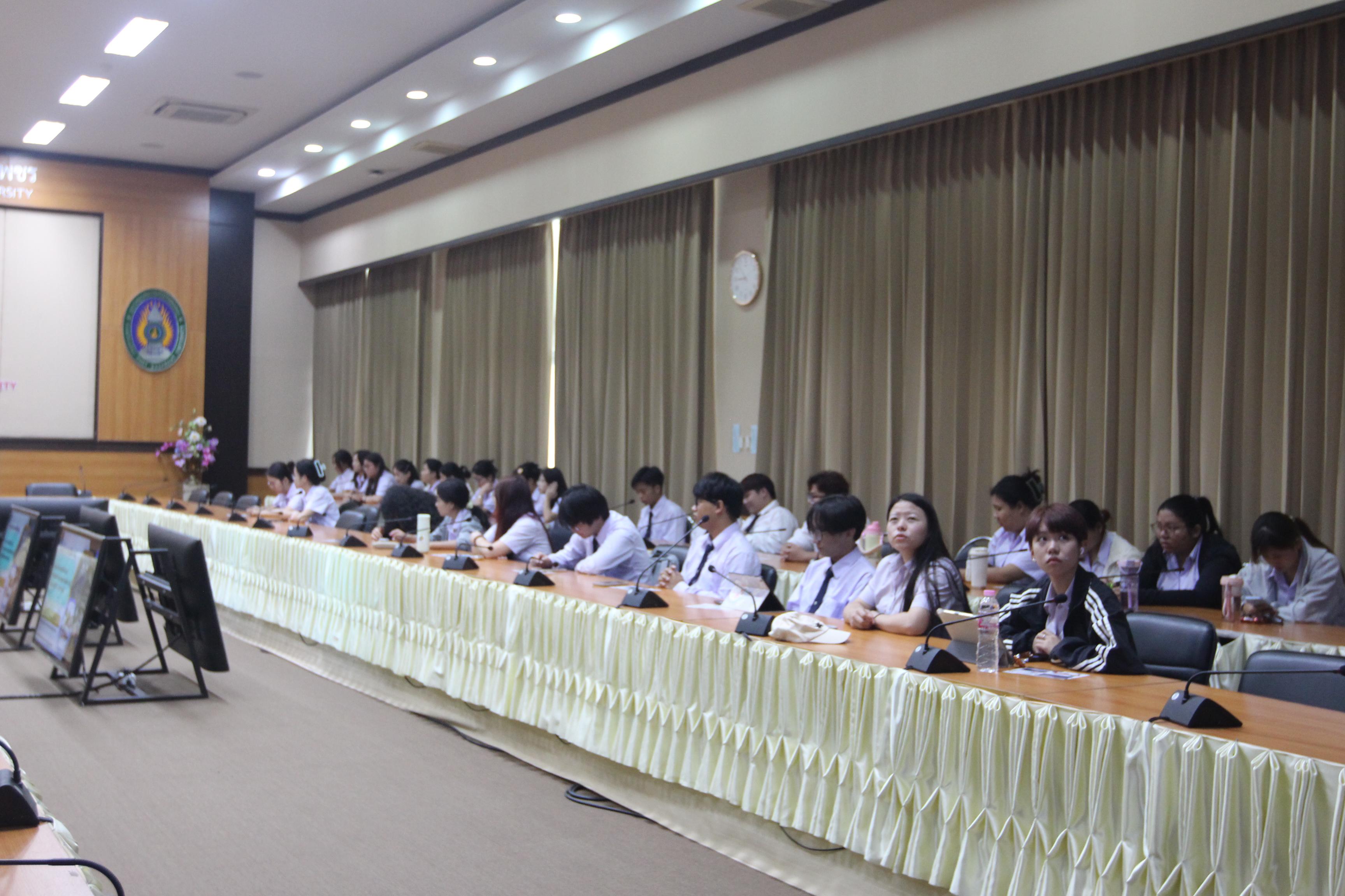 20. กิจกรรมอบรมให้ความรู้เกี่ยวกับงานตรวจคนเข้าเมือง งานจราจรและกฎหมายข้อควรรู้สำหรับนักศึกษาต่างชาติ ประจำปีการศึกษา 2568