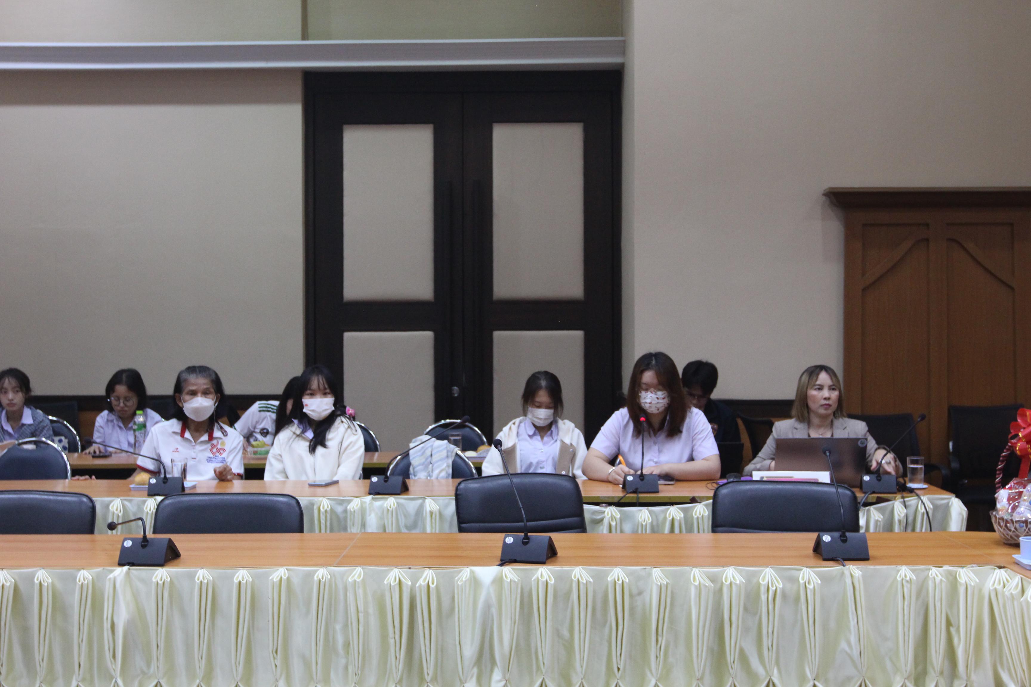 60. กิจกรรมอบรมให้ความรู้เกี่ยวกับงานตรวจคนเข้าเมือง งานจราจรและกฎหมายข้อควรรู้สำหรับนักศึกษาต่างชาติ ประจำปีการศึกษา 2568