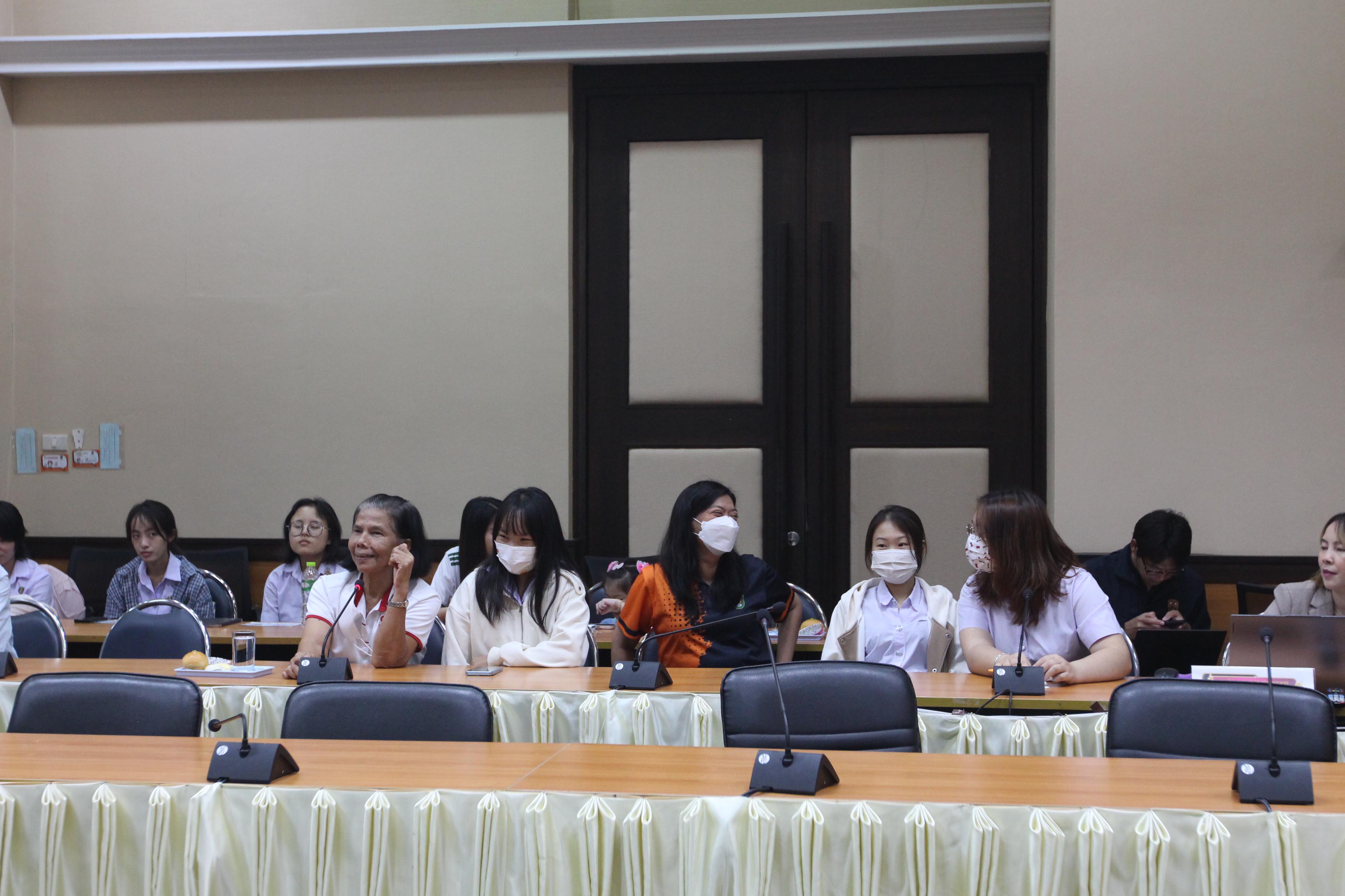 78. กิจกรรมอบรมให้ความรู้เกี่ยวกับงานตรวจคนเข้าเมือง งานจราจรและกฎหมายข้อควรรู้สำหรับนักศึกษาต่างชาติ ประจำปีการศึกษา 2568