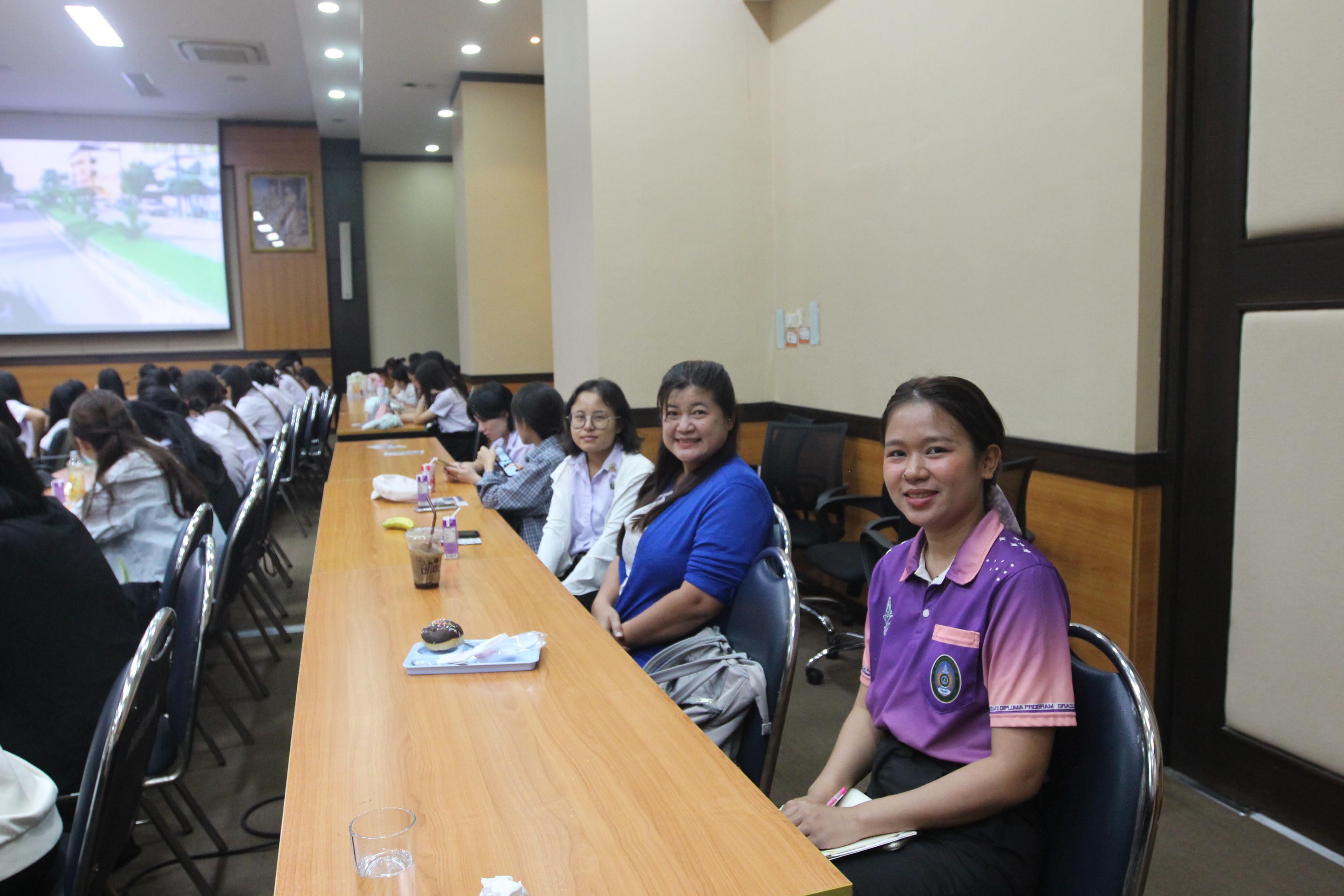 135. กิจกรรมอบรมให้ความรู้เกี่ยวกับงานตรวจคนเข้าเมือง งานจราจรและกฎหมายข้อควรรู้สำหรับนักศึกษาต่างชาติ ประจำปีการศึกษา 2568