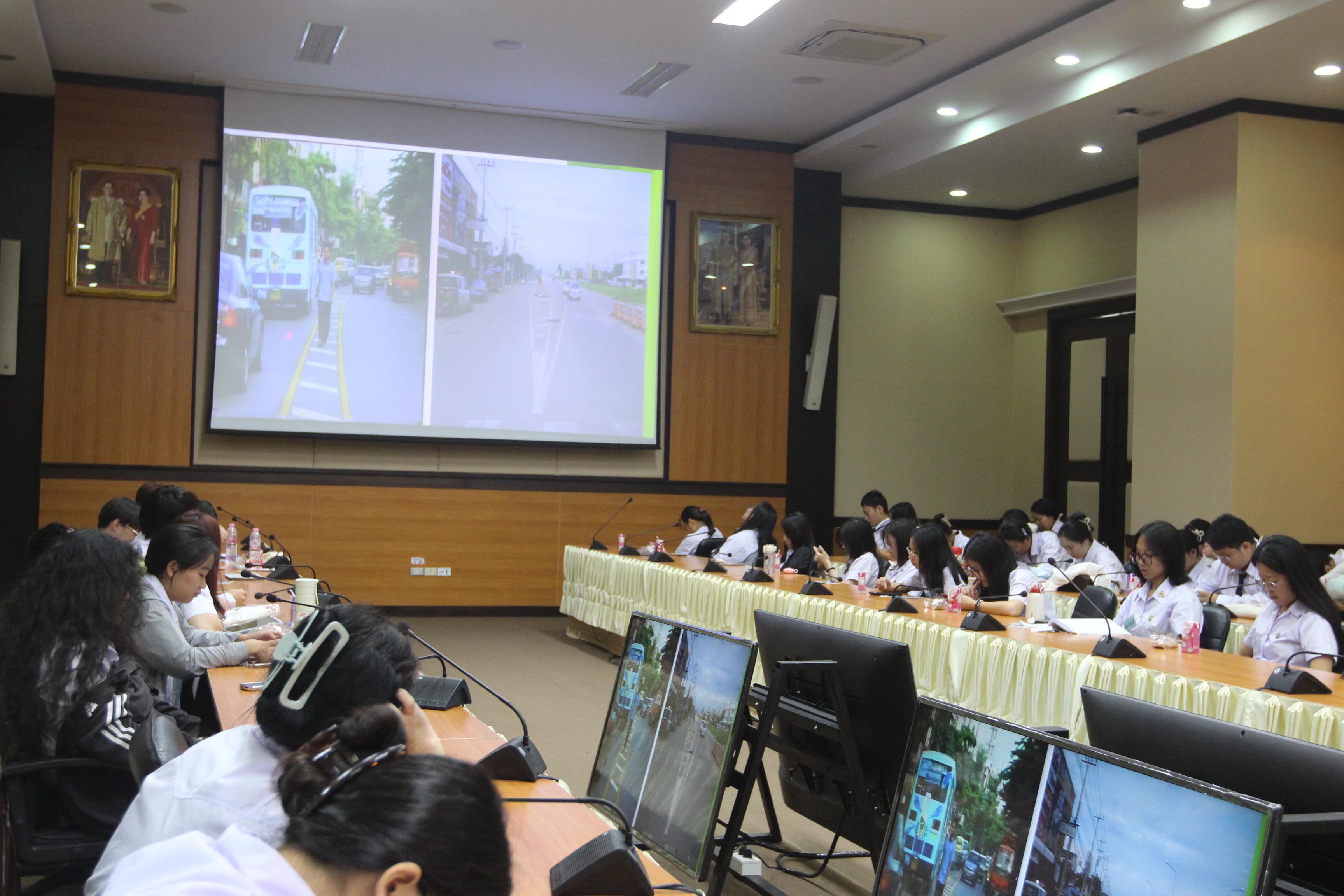 142. กิจกรรมอบรมให้ความรู้เกี่ยวกับงานตรวจคนเข้าเมือง งานจราจรและกฎหมายข้อควรรู้สำหรับนักศึกษาต่างชาติ ประจำปีการศึกษา 2568