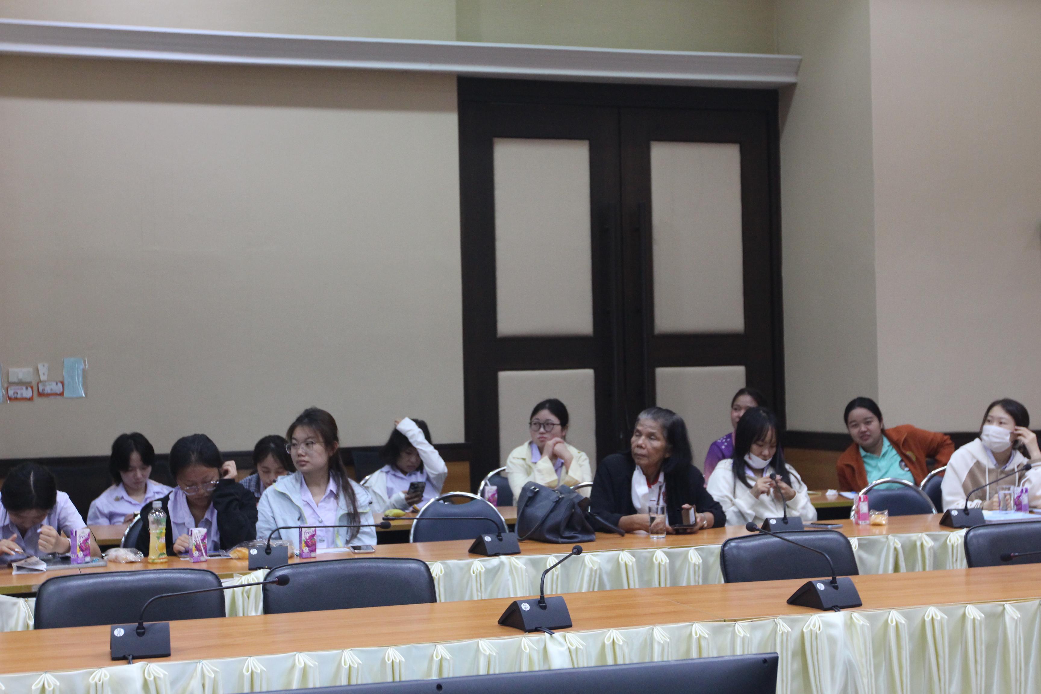 144. กิจกรรมอบรมให้ความรู้เกี่ยวกับงานตรวจคนเข้าเมือง งานจราจรและกฎหมายข้อควรรู้สำหรับนักศึกษาต่างชาติ ประจำปีการศึกษา 2568