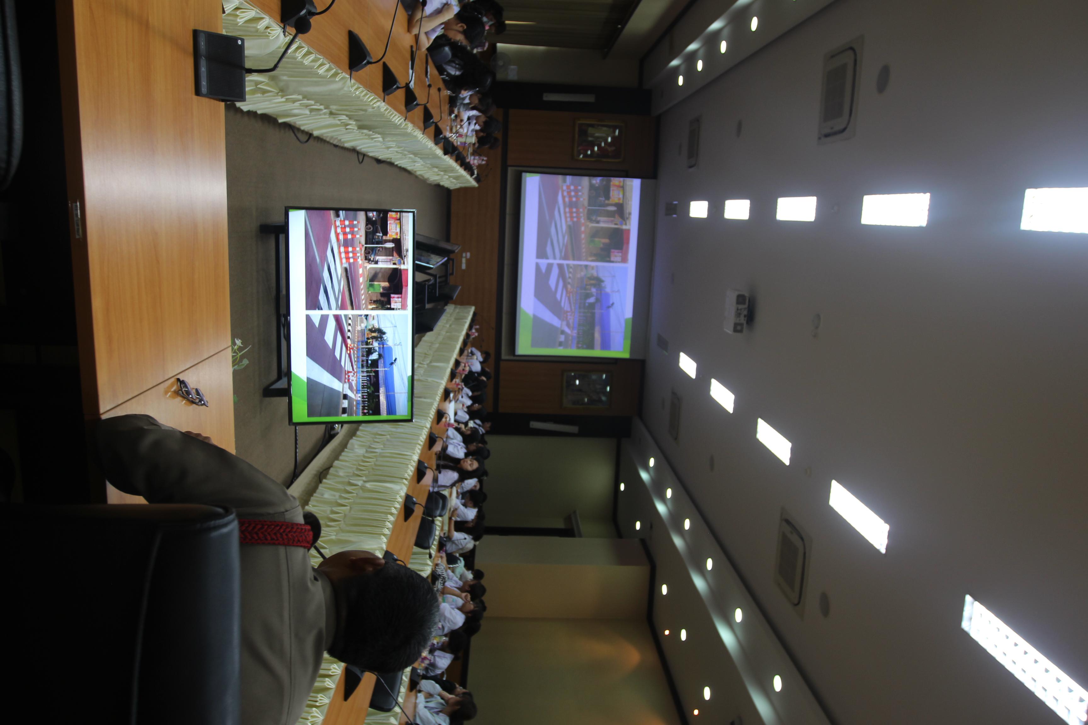 152. กิจกรรมอบรมให้ความรู้เกี่ยวกับงานตรวจคนเข้าเมือง งานจราจรและกฎหมายข้อควรรู้สำหรับนักศึกษาต่างชาติ ประจำปีการศึกษา 2568