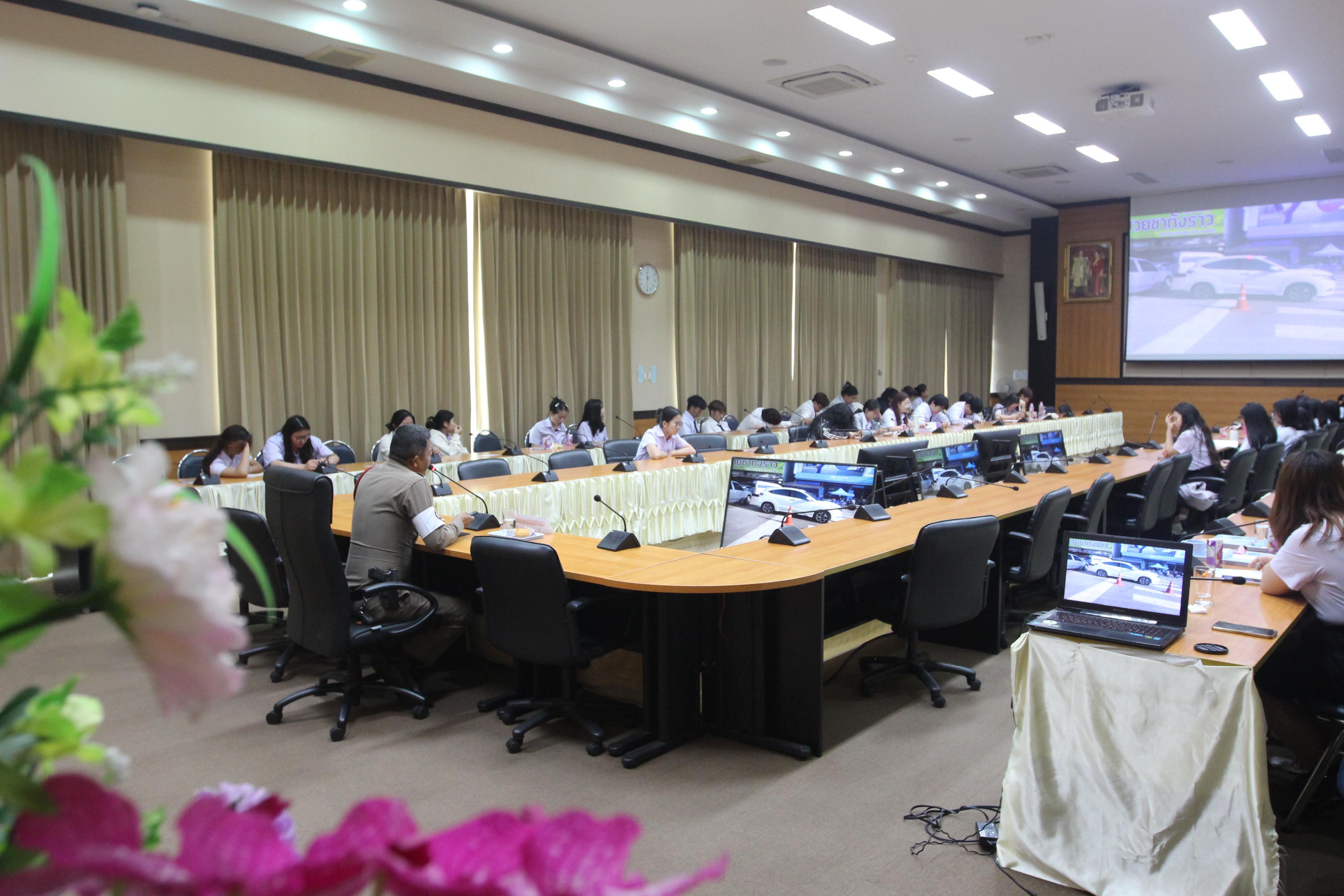 155. กิจกรรมอบรมให้ความรู้เกี่ยวกับงานตรวจคนเข้าเมือง งานจราจรและกฎหมายข้อควรรู้สำหรับนักศึกษาต่างชาติ ประจำปีการศึกษา 2568