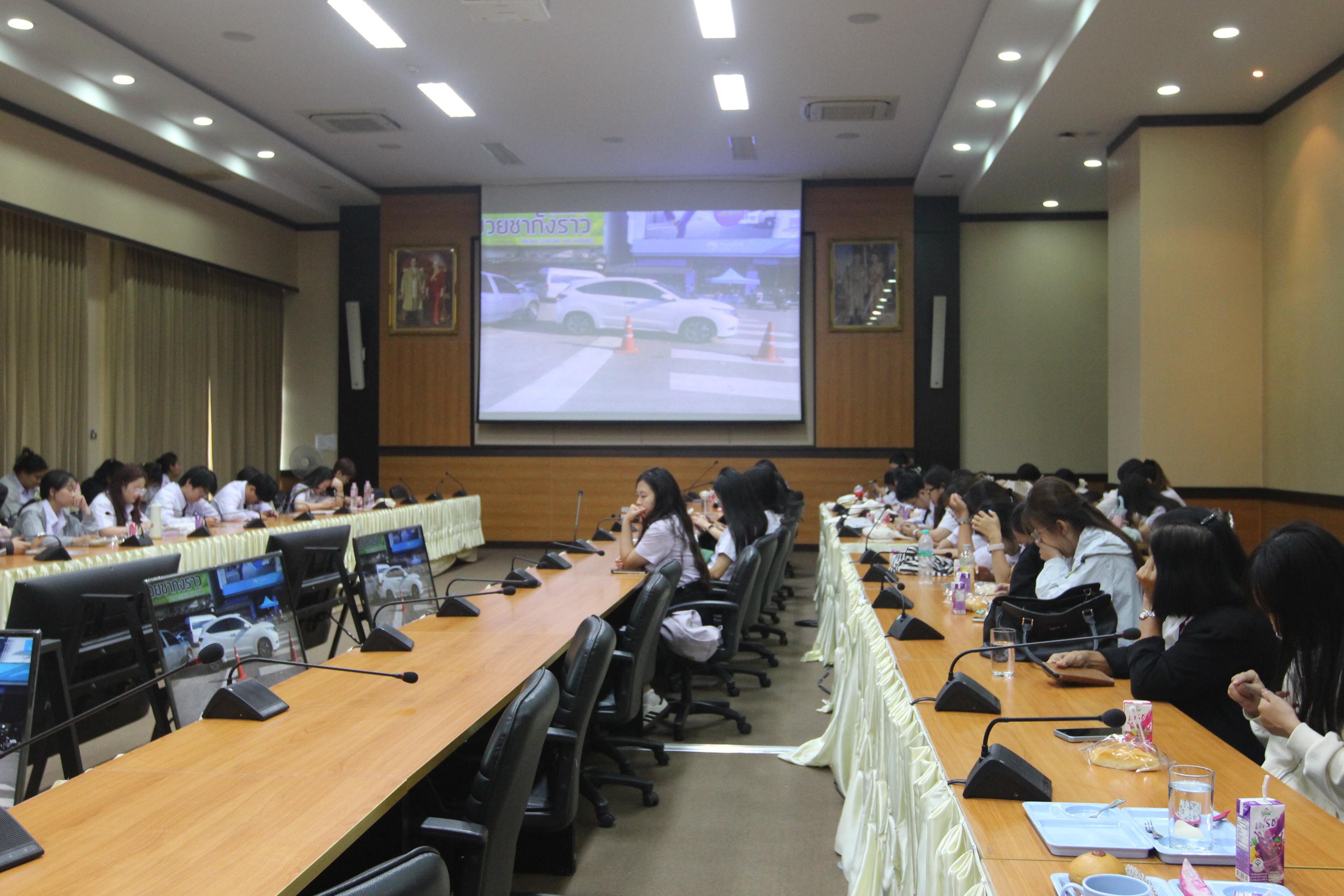 156. กิจกรรมอบรมให้ความรู้เกี่ยวกับงานตรวจคนเข้าเมือง งานจราจรและกฎหมายข้อควรรู้สำหรับนักศึกษาต่างชาติ ประจำปีการศึกษา 2568