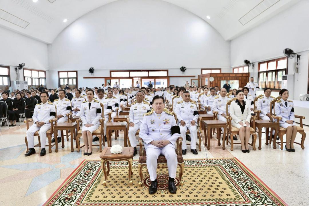 บุคลากรงานวิเทศสัมพันธ์ฯ เข้าร่วมพิธีถวายน้ำสรงพระบรมศพเบื้องหน้าพระฉายาลักษณ์ สมเด็จพระนางเจ้าสิริกิตต์ พระบรมราชินีนาถ พระบรมราชชนนีพันปีหลวง