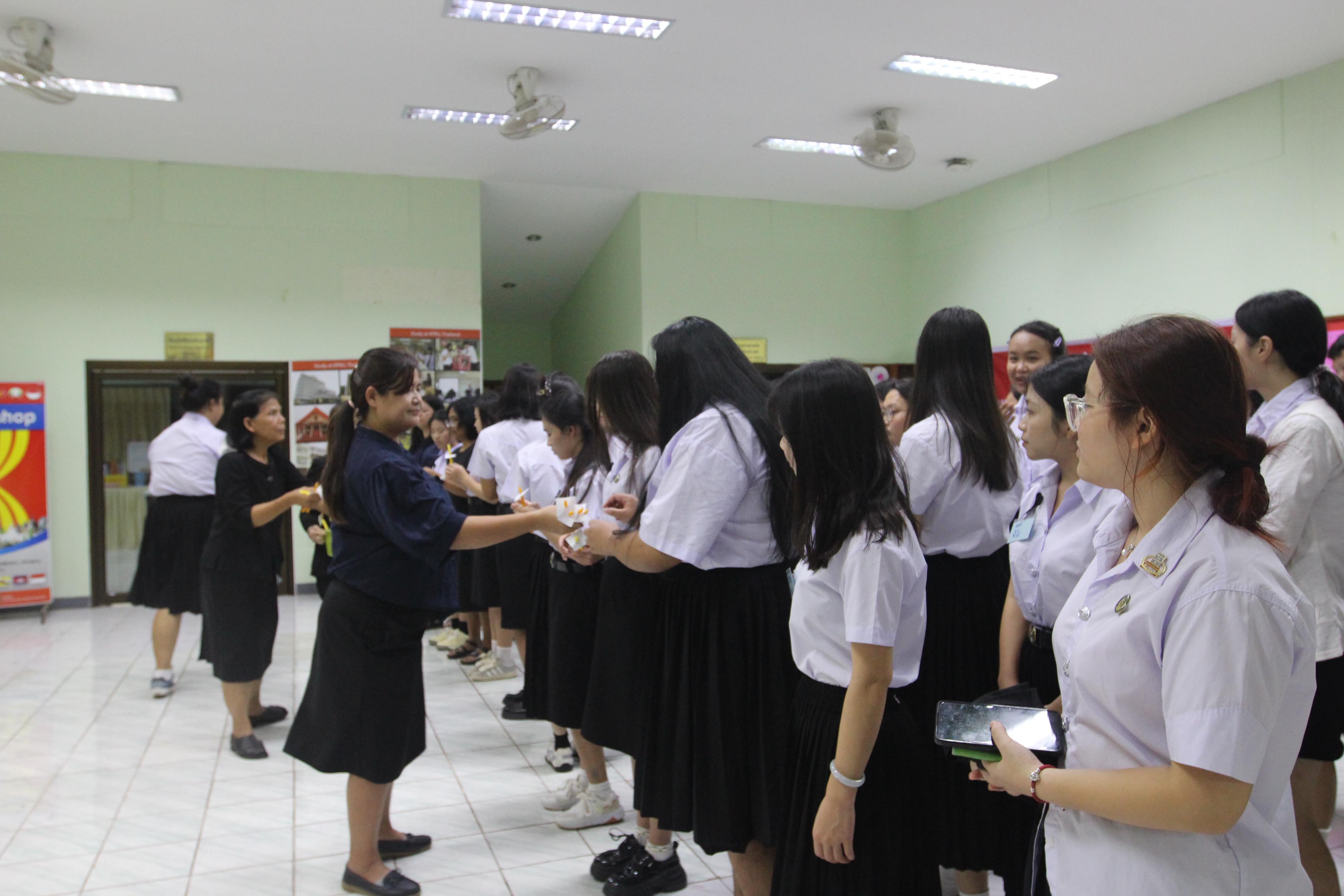 32. พิธีจุดเทียนน้อมรำลึกในพระมหากรุณาธิคุณ สมเด็จพระนางเจ้าสิริกิตต์ พระบรมราชินีนาถ พระบรมราชชนนีพันปีหลวง