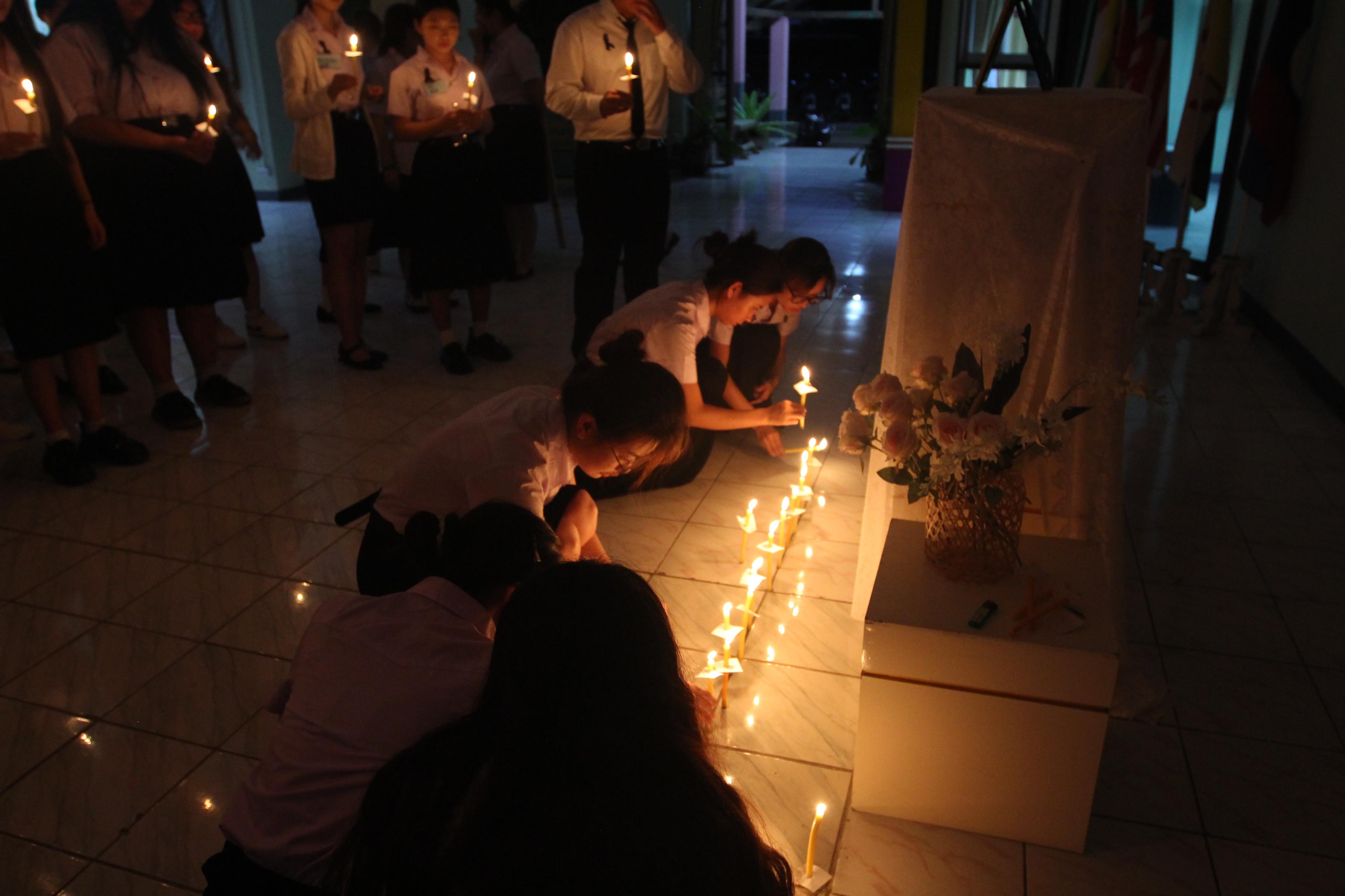 51. พิธีจุดเทียนน้อมรำลึกในพระมหากรุณาธิคุณ สมเด็จพระนางเจ้าสิริกิตต์ พระบรมราชินีนาถ พระบรมราชชนนีพันปีหลวง