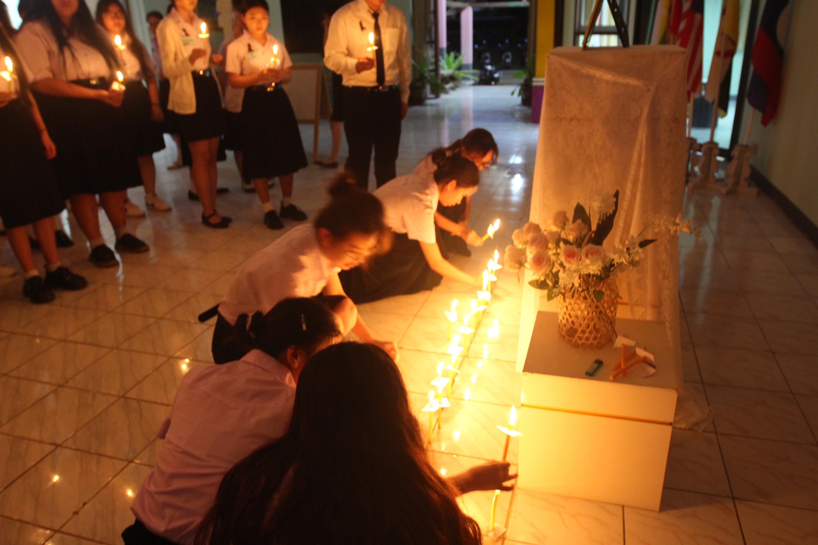 52. พิธีจุดเทียนน้อมรำลึกในพระมหากรุณาธิคุณ สมเด็จพระนางเจ้าสิริกิตต์ พระบรมราชินีนาถ พระบรมราชชนนีพันปีหลวง