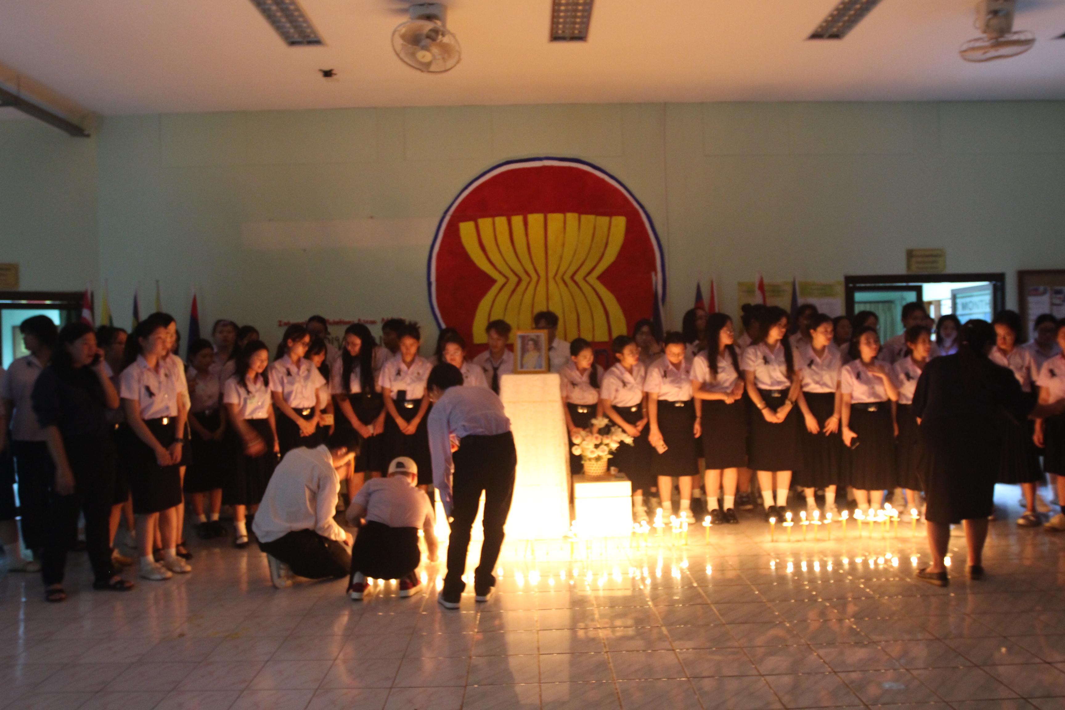 61. พิธีจุดเทียนน้อมรำลึกในพระมหากรุณาธิคุณ สมเด็จพระนางเจ้าสิริกิตต์ พระบรมราชินีนาถ พระบรมราชชนนีพันปีหลวง