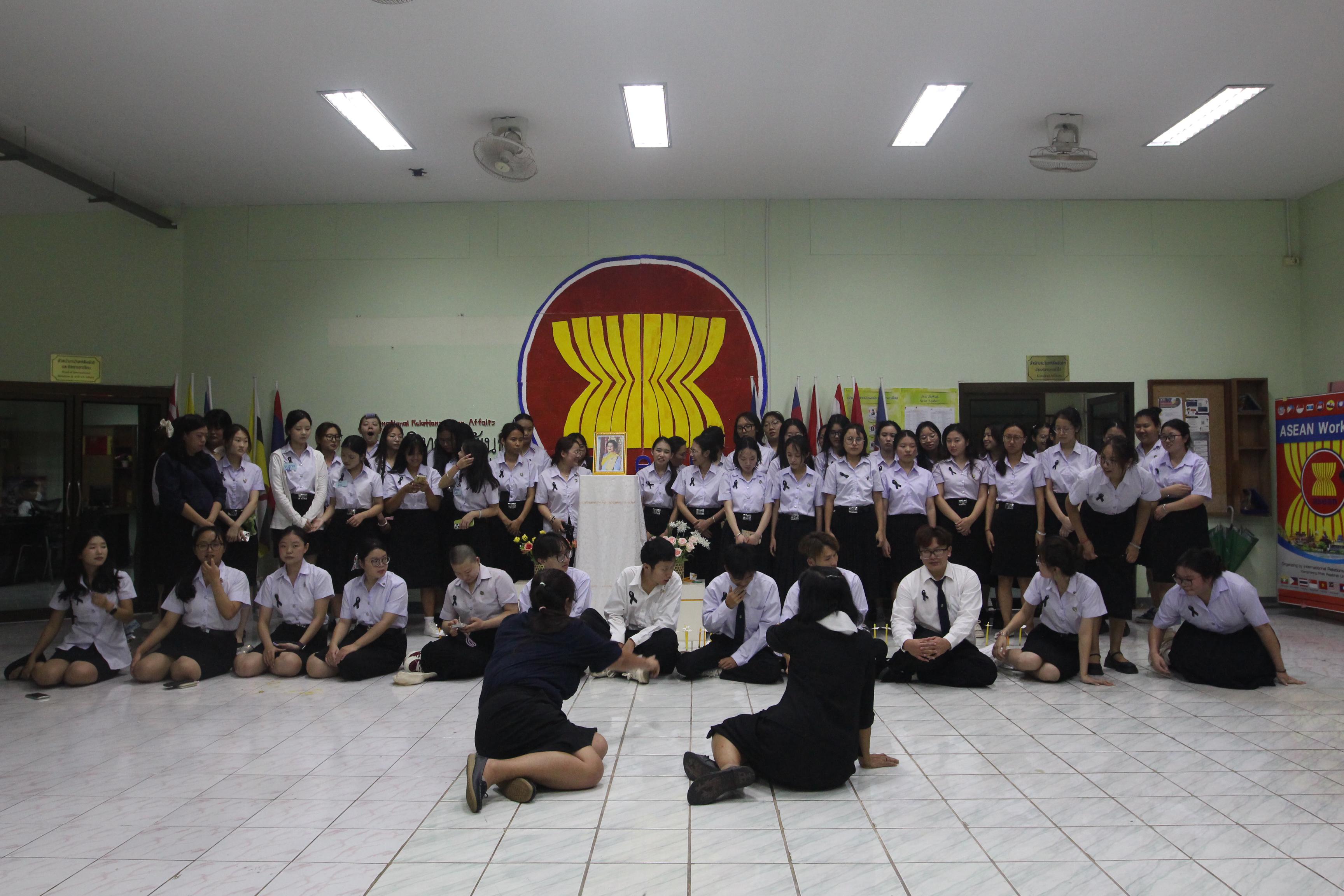 68. พิธีจุดเทียนน้อมรำลึกในพระมหากรุณาธิคุณ สมเด็จพระนางเจ้าสิริกิตต์ พระบรมราชินีนาถ พระบรมราชชนนีพันปีหลวง