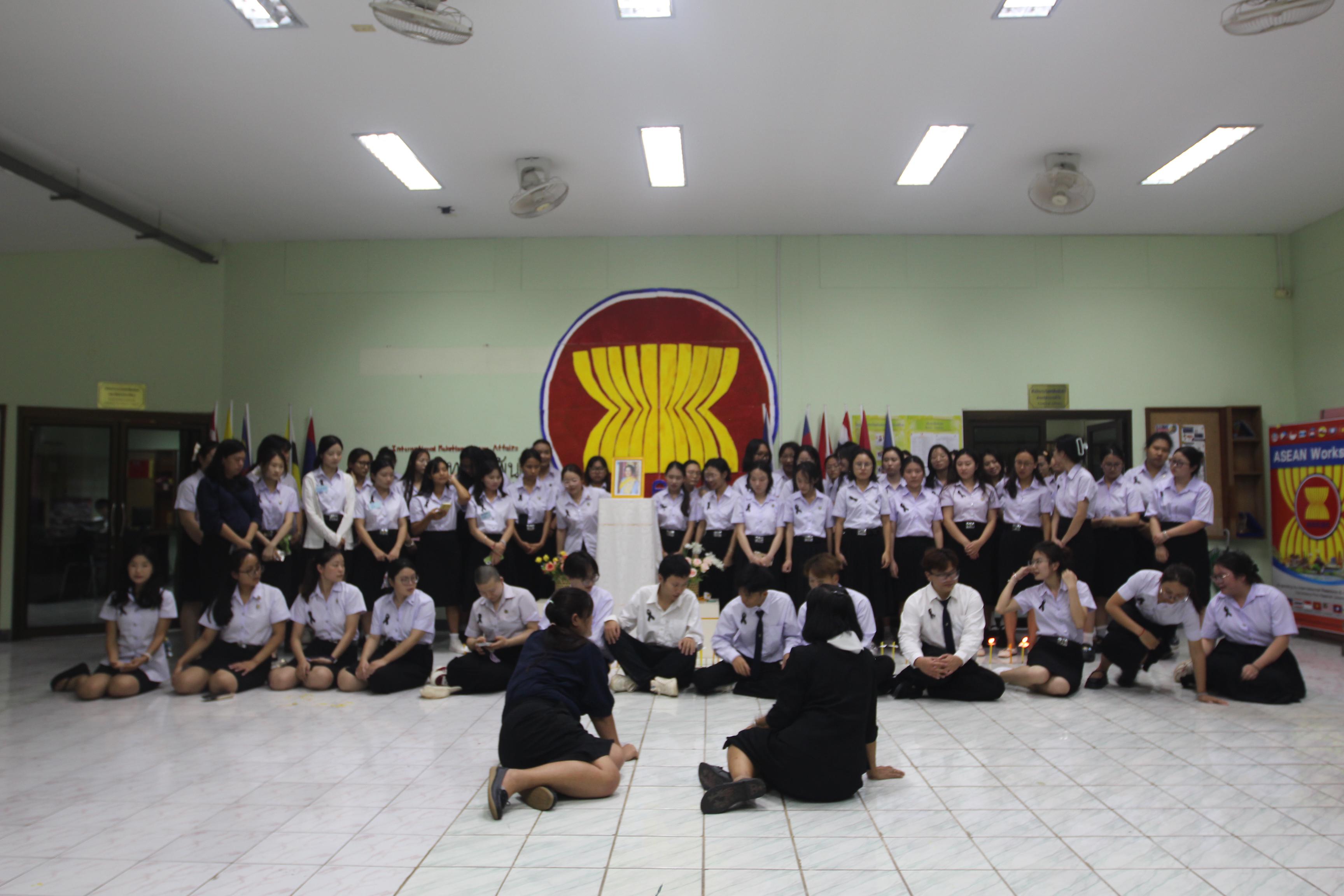 69. พิธีจุดเทียนน้อมรำลึกในพระมหากรุณาธิคุณ สมเด็จพระนางเจ้าสิริกิตต์ พระบรมราชินีนาถ พระบรมราชชนนีพันปีหลวง