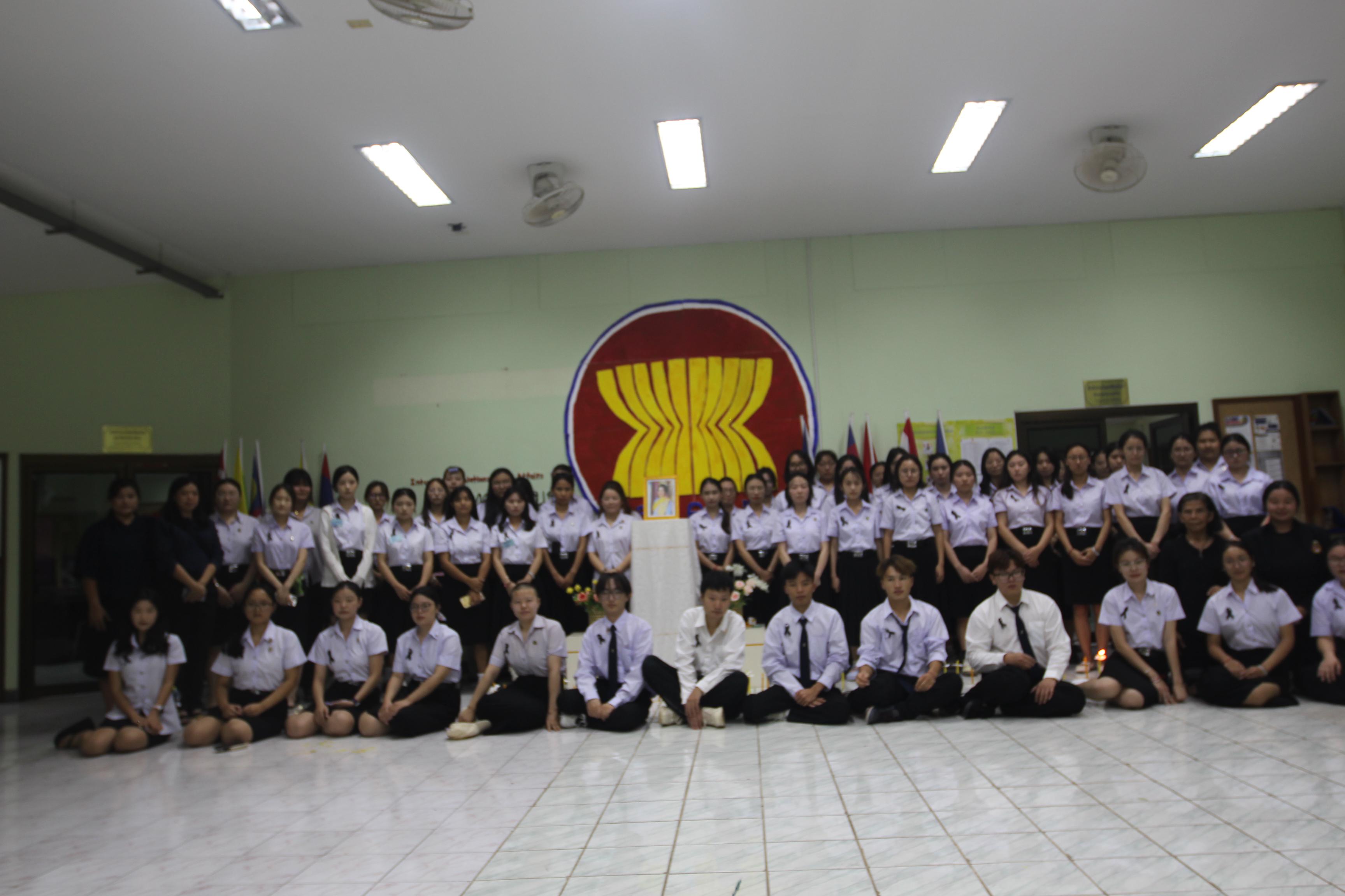 71. พิธีจุดเทียนน้อมรำลึกในพระมหากรุณาธิคุณ สมเด็จพระนางเจ้าสิริกิตต์ พระบรมราชินีนาถ พระบรมราชชนนีพันปีหลวง