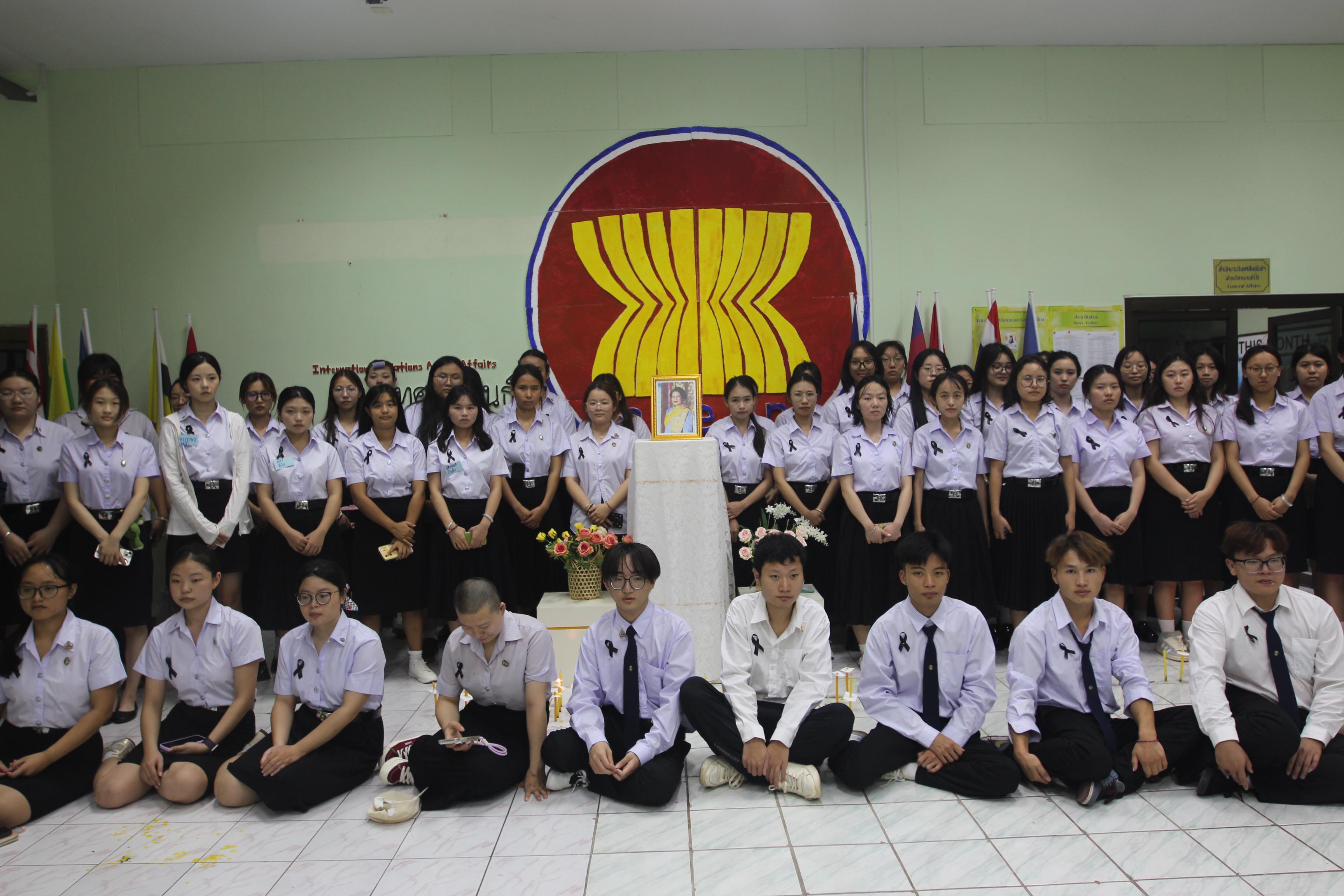 76. พิธีจุดเทียนน้อมรำลึกในพระมหากรุณาธิคุณ สมเด็จพระนางเจ้าสิริกิตต์ พระบรมราชินีนาถ พระบรมราชชนนีพันปีหลวง