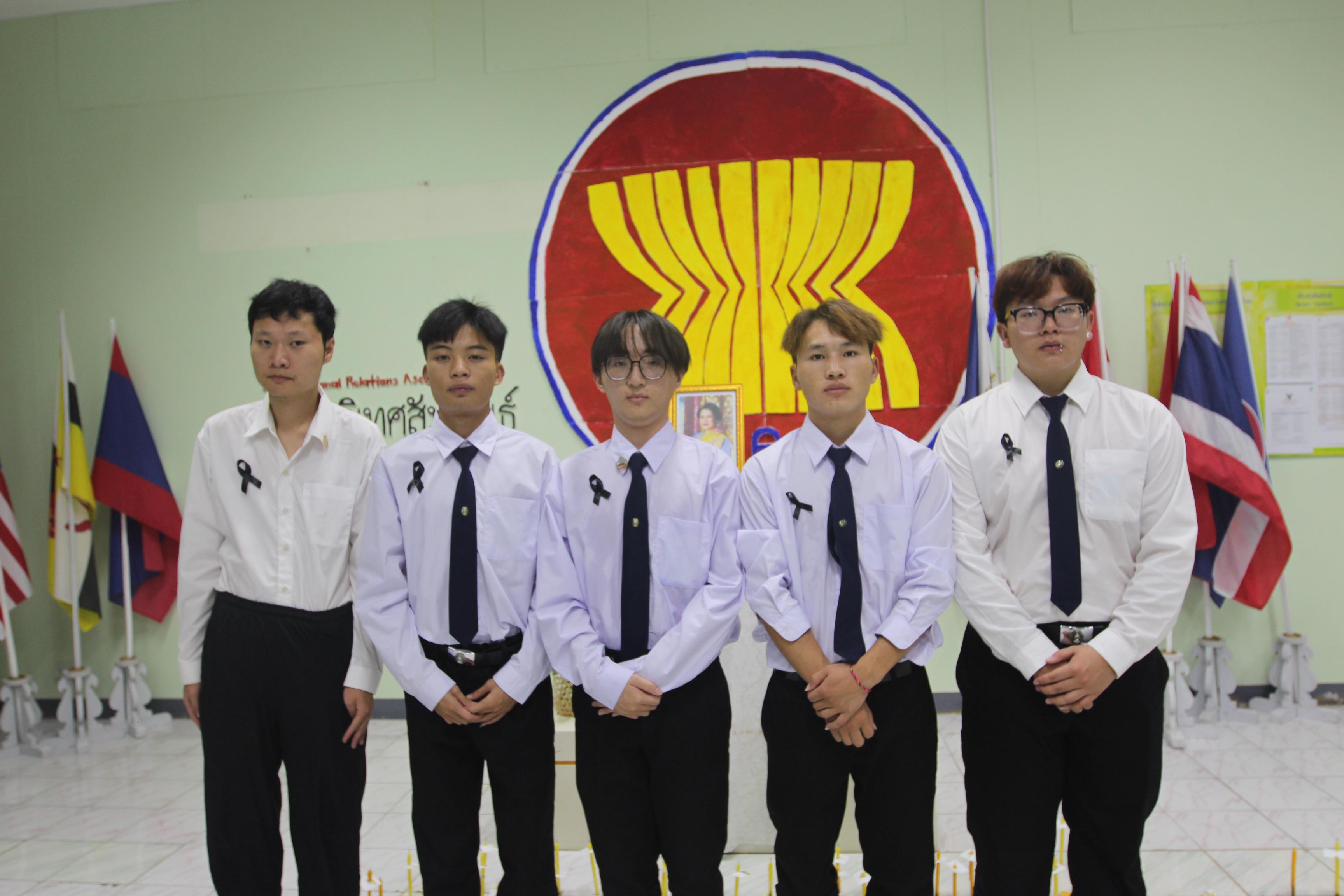 79. พิธีจุดเทียนน้อมรำลึกในพระมหากรุณาธิคุณ สมเด็จพระนางเจ้าสิริกิตต์ พระบรมราชินีนาถ พระบรมราชชนนีพันปีหลวง