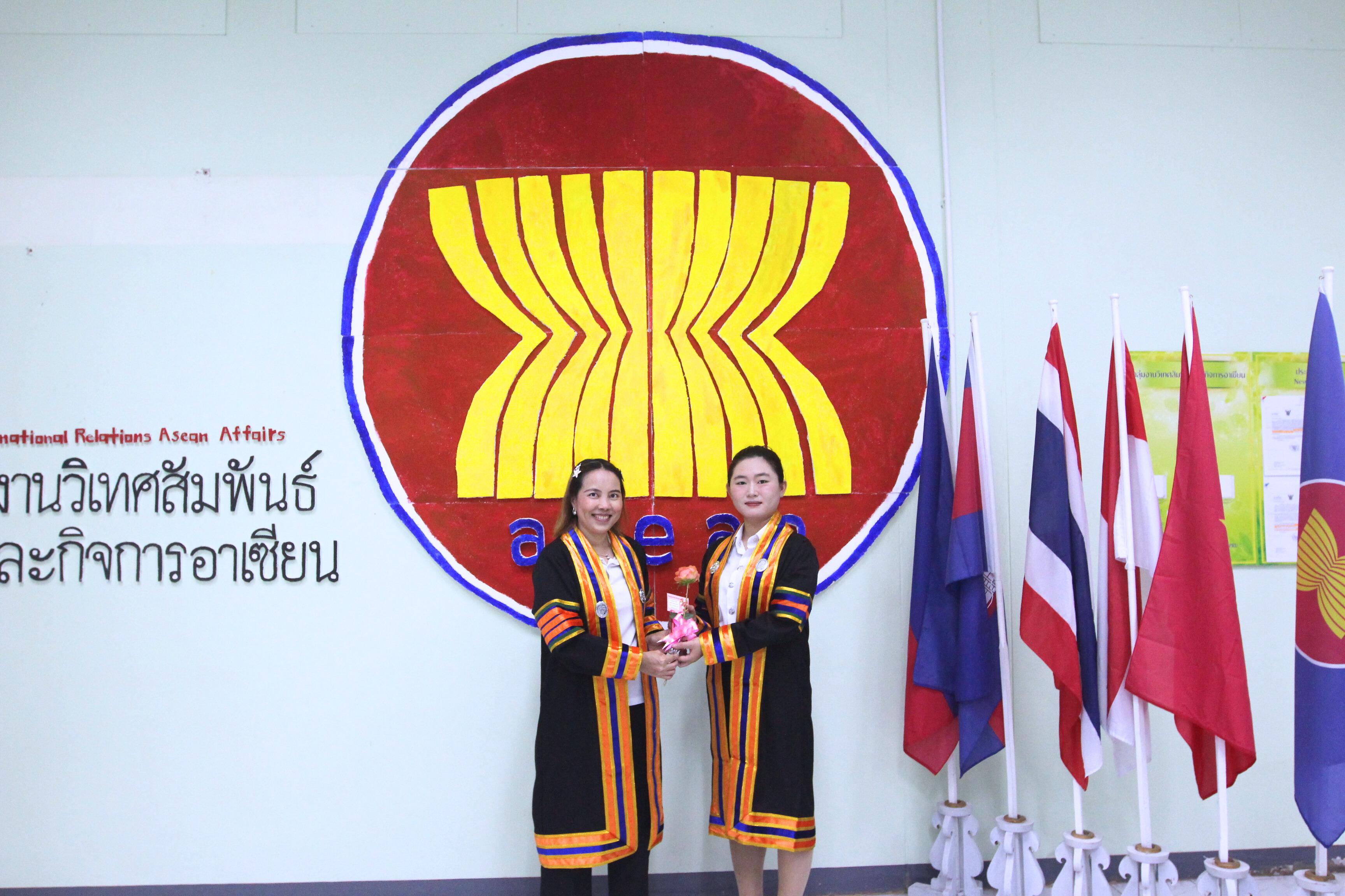 2. บัณฑิตตต่างชาติเข้ารับพระราชทานปริญญาบัตร ประจำปี 2568