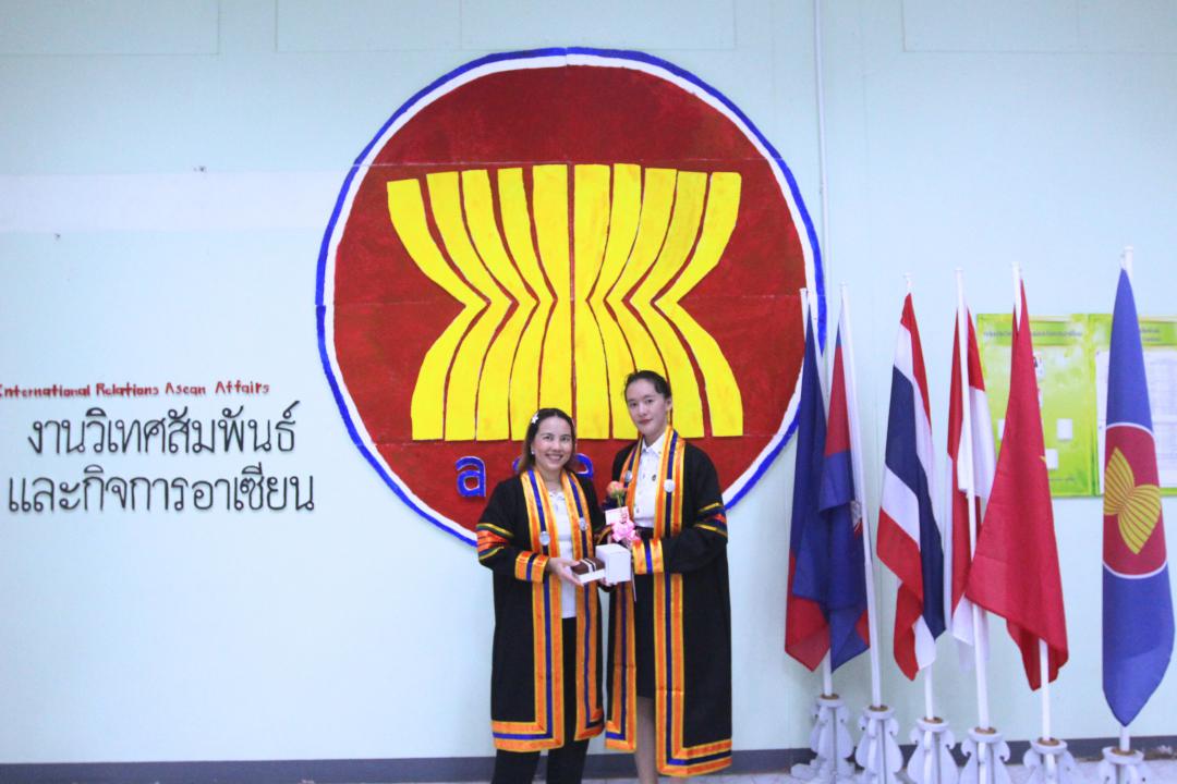 บัณฑิตตต่างชาติเข้ารับพระราชทานปริญญาบัตร ประจำปี 2568