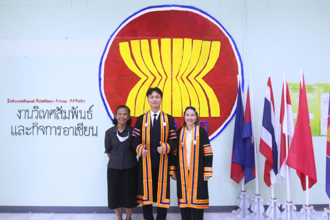 บัณฑิตตต่างชาติเข้ารับพระราชทานปริญญาบัตร ประจำปี 2568