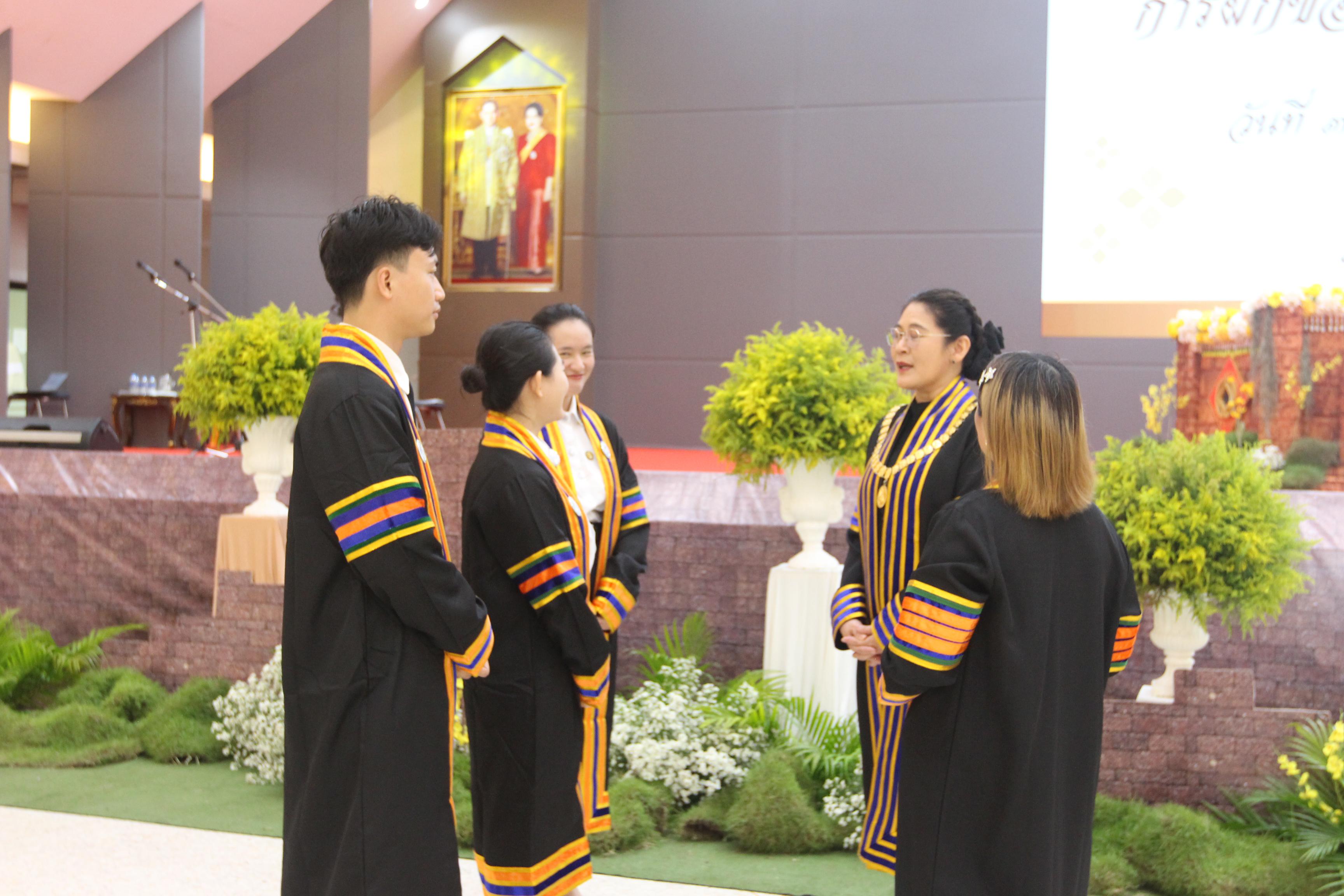 33. บัณฑิตตต่างชาติเข้ารับพระราชทานปริญญาบัตร ประจำปี 2568