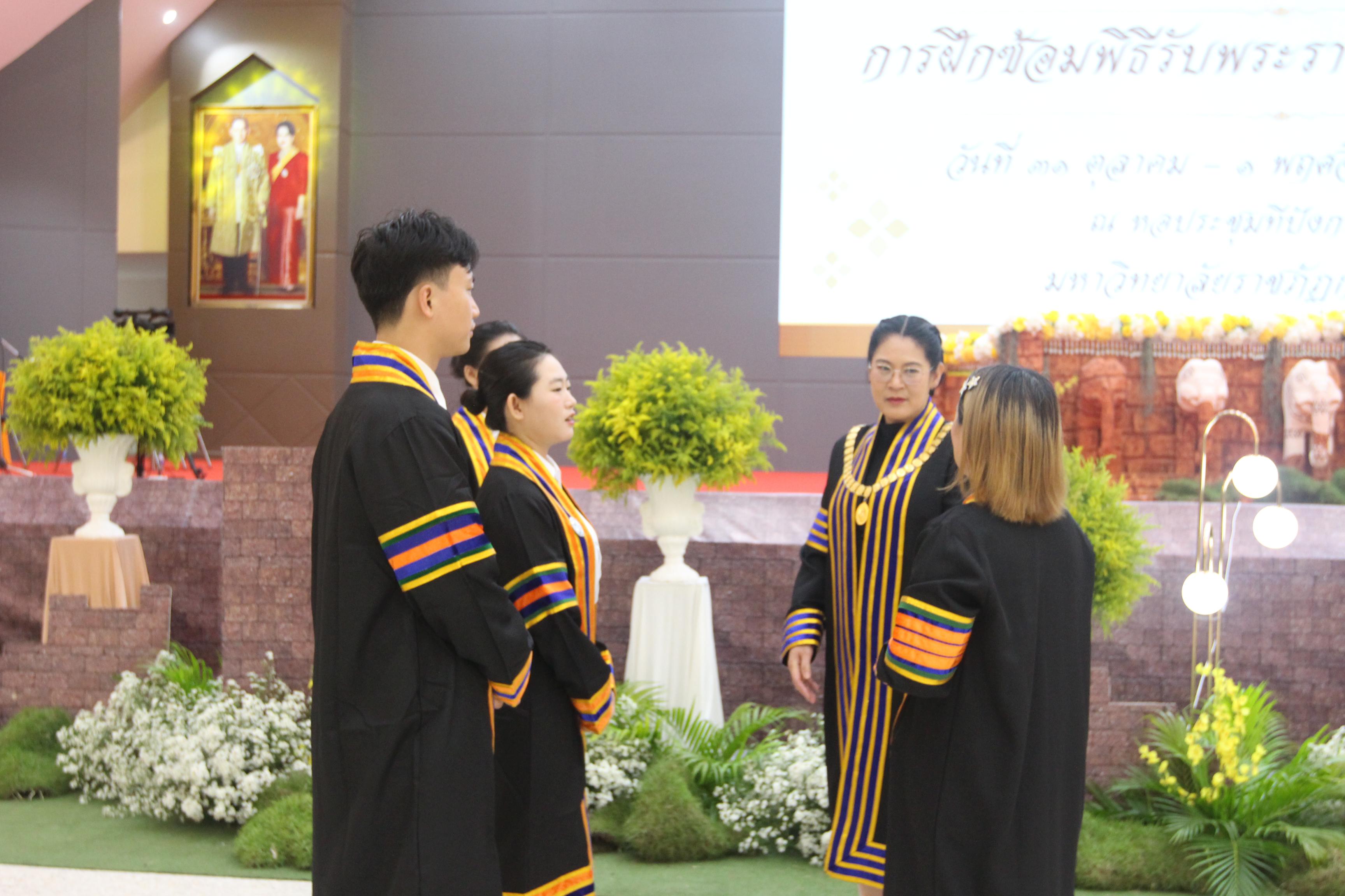 34. บัณฑิตตต่างชาติเข้ารับพระราชทานปริญญาบัตร ประจำปี 2568