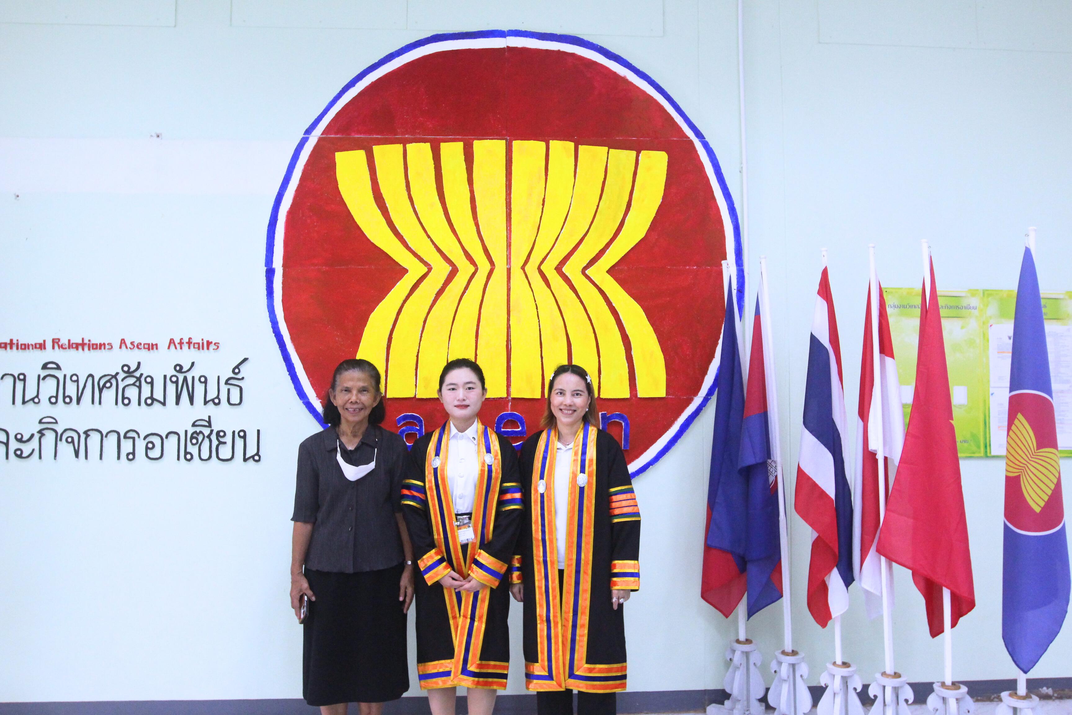 49. บัณฑิตตต่างชาติเข้ารับพระราชทานปริญญาบัตร ประจำปี 2568