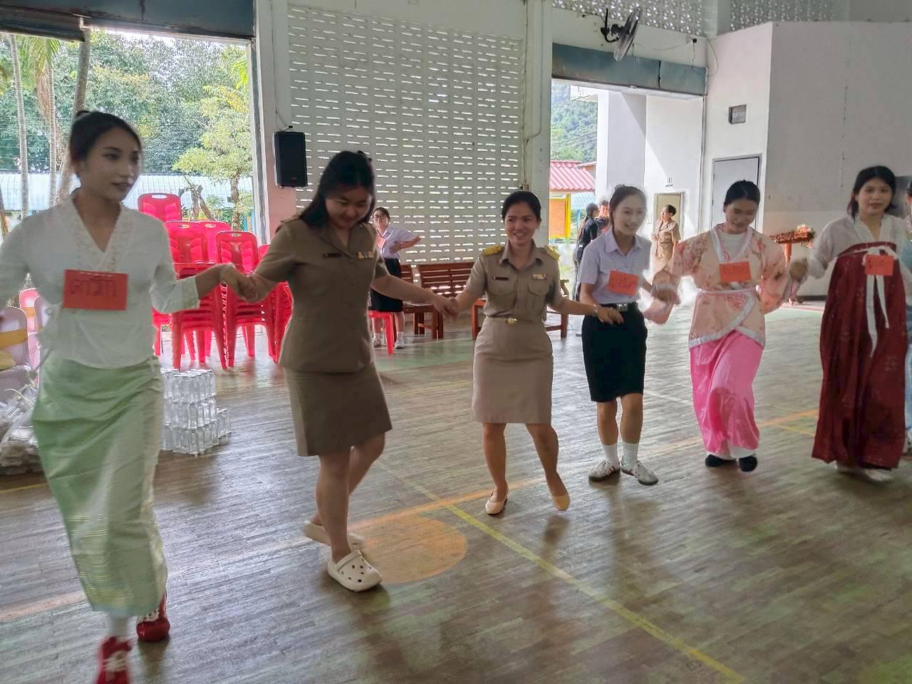 3. กิจกรรมนักศึกษาต่างชาติบริการวิชาการและทัศนศึกษา ครั้งที่ 1